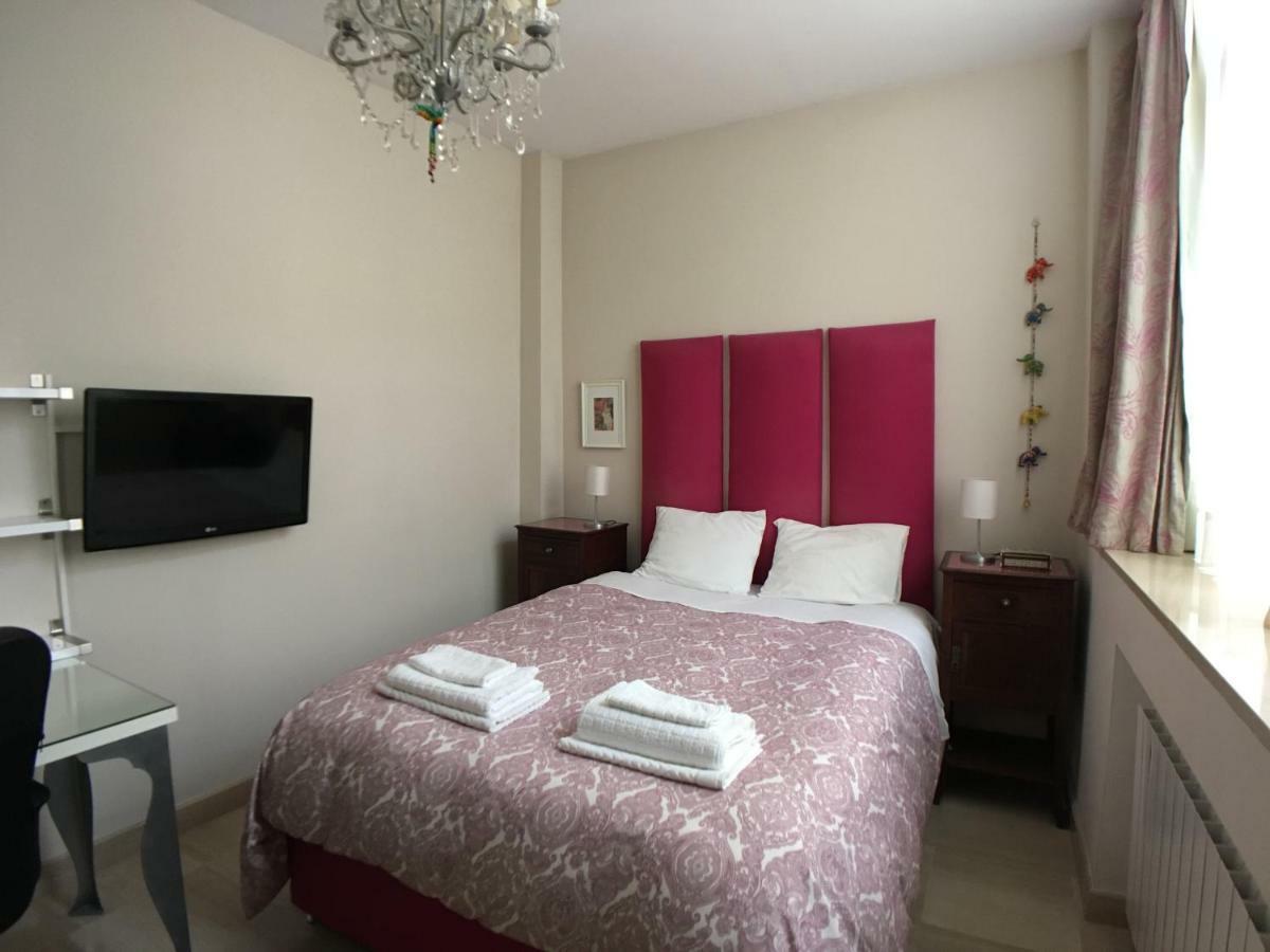 Guest House Europa 12 Sevilla Kültér fotó
